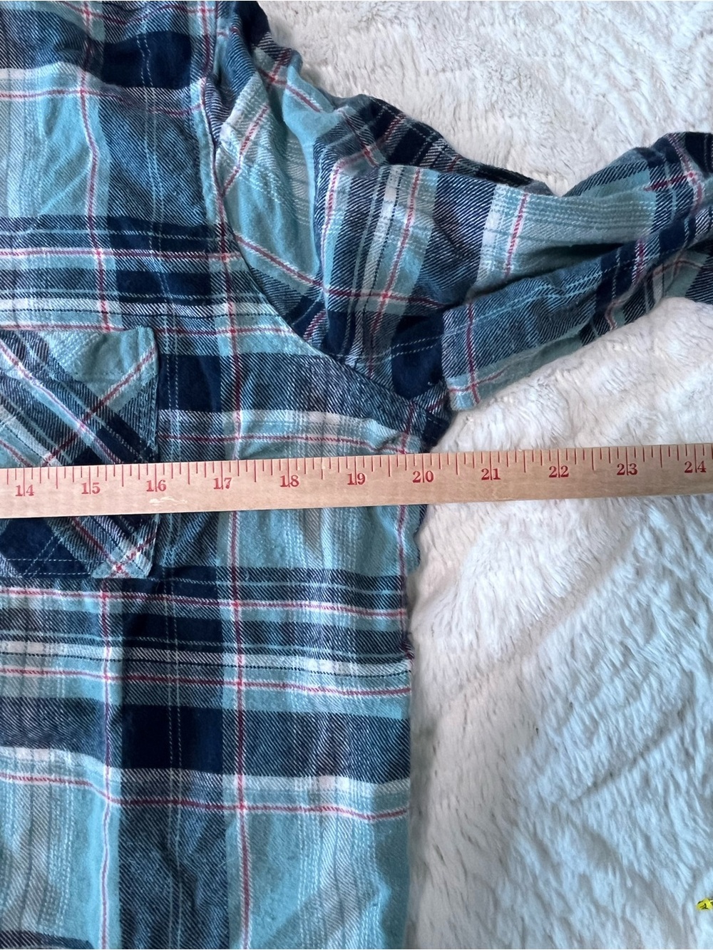O+O Aqua and Navy Flannel Plaid Button-Down Shirt Size XL - Picture 7 of 9
